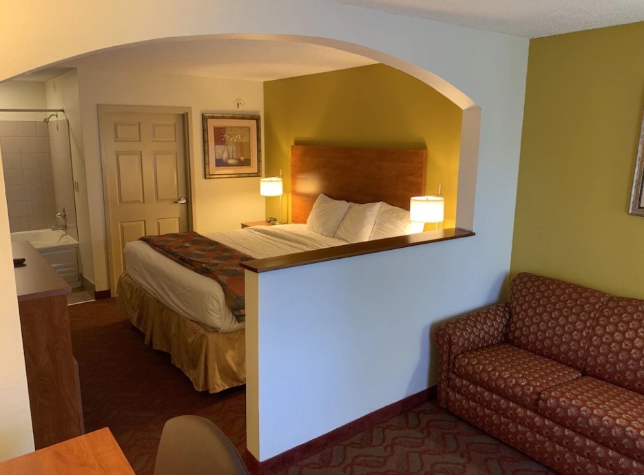 best hotels in cave city